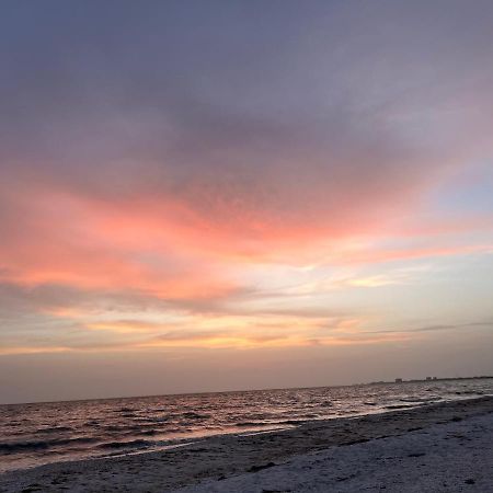 Always Summer On A White Sandy Beach Aparthotel Fort Myers Beach Buitenkant foto